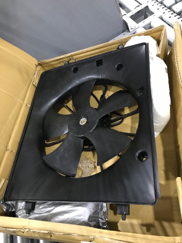 Photo 4 of TYC 600620 Cooling Fan Assembly Compatible with 2003-2008 Honda Pilot