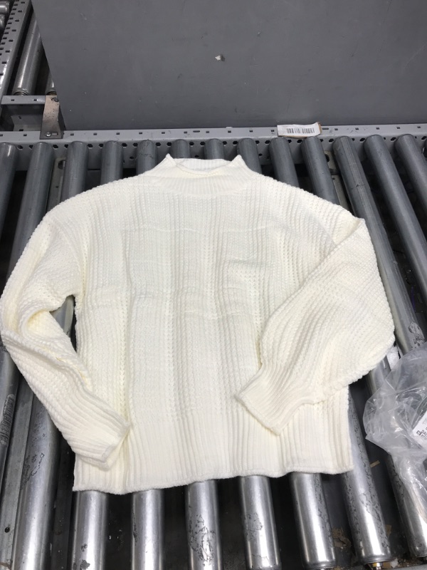 Photo 1 of  basic knit white jacket Smalll 