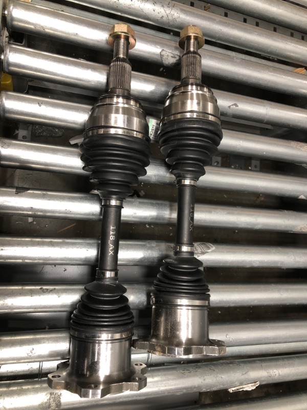 Photo 2 of Detroit Axle - 4WD Front CV Axle Shaft Replacement for Cadillac Escalade Chevy GMC Silverado Suburban Sierra 1500 K2500 Yukon Blazer Tahoe 6-Lug - 2pc Set