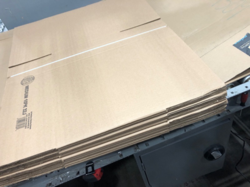 Photo 1 of uBoxes Moving Boxes Medium 18x14x12-Inches (Pack of 10) Professional Moving Box Single