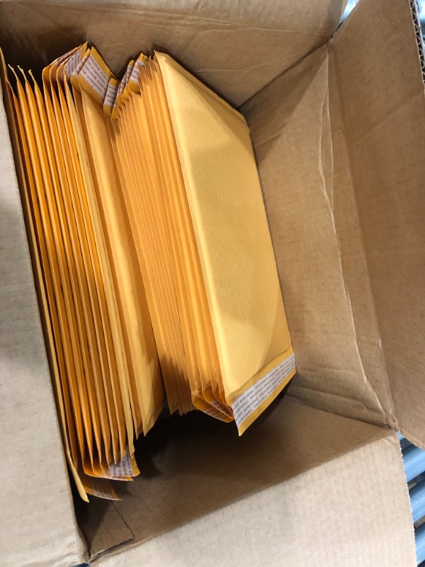 Photo 2 of Amazon Basics Kraft Bubble Mailer, 8.5" x 12" (Internal Size - 8.25" x 11"), 25-Pack 25 pack 8.5" x 12"