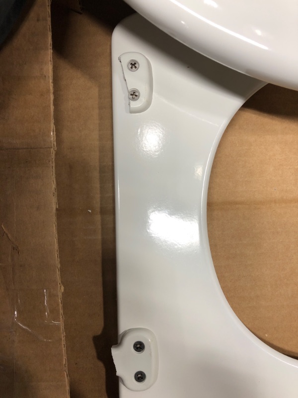 Photo 4 of ***MAJOR DAMAGE/SEE PHOTOS***MAYFAIR 843SLOW 000 Lannon Toilet Seat will Slow Close and Never Loosen, ROUND, Durable Enameled Wood, White White 1 Pack Round Toilet Seat