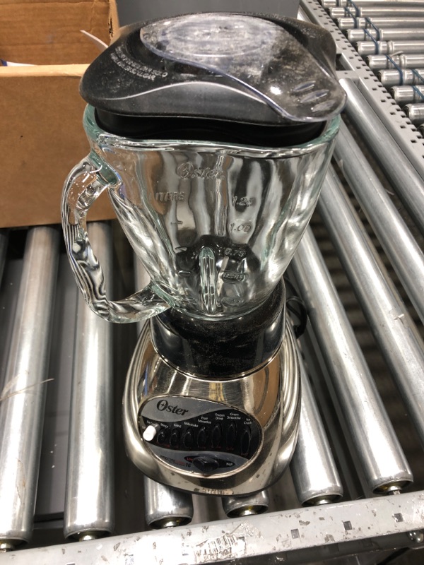 Photo 2 of ***MINOR DAMAGE***Oster 6812-001 Core 16-Speed Blender with Glass Jar, Black