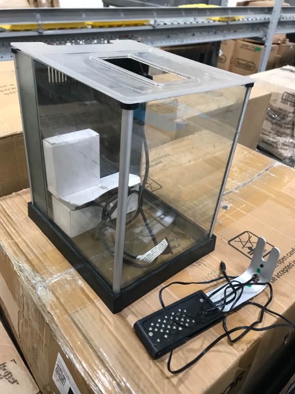 Photo 2 of (Used) Fluval SPEC III Aquarium Kit, Aquarium with LED Lighting and 3-Stage Filtration System, 2.6 Gallon, White, 10517A1 2.6 Gal. White