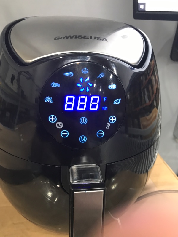 Photo 2 of *** TESTED*** POWERS ON*** 3.7 Qt. Digital Touchscreen Air Fryer with Recipe Book