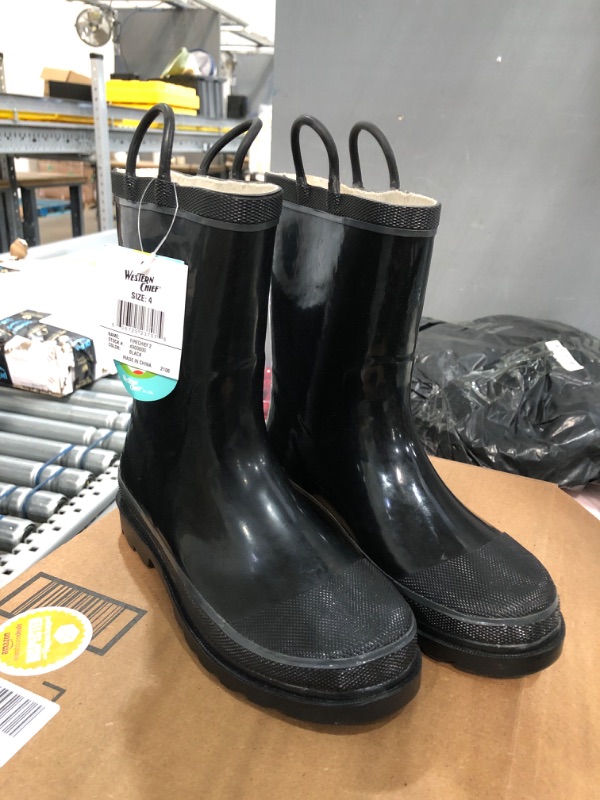 Photo 2 of Children S Western Chief Solid Rain Boot US size 4
