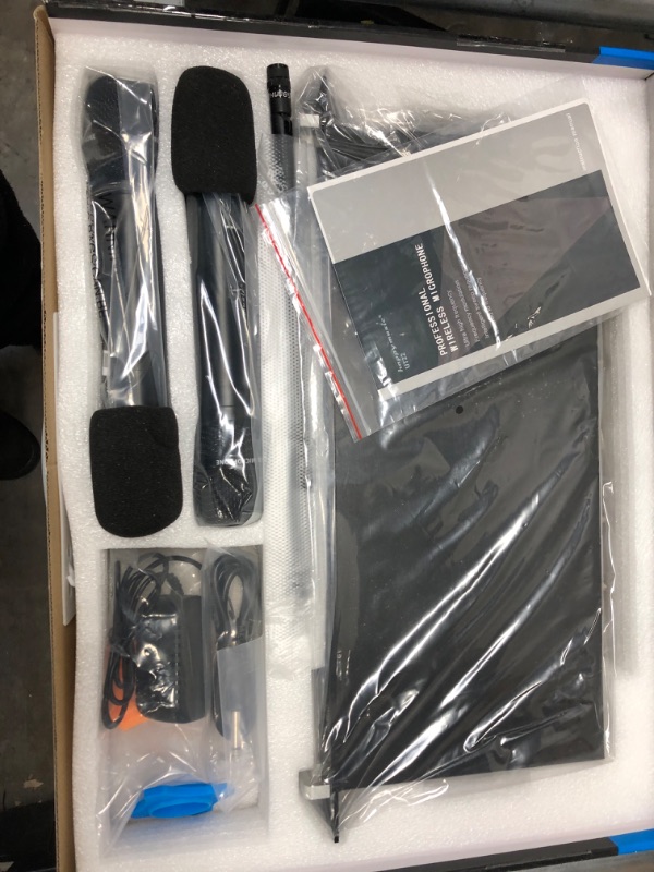 Photo 1 of 200 Channel 4 Antenna Diversity Dual UHF Professional Wireless Microphone System Up to Range 350ft 10 Sets of Used at The Same time Karaoke, Meeting, Stage (UT22)
