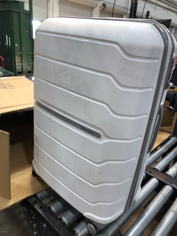 Photo 2 of ****scratches on bottom of case****
Samsonite Freeform Hardside Expandable with Double Spinner Wheels, Checked-Large 28-Inch, White Checked-Large 28-Inch White