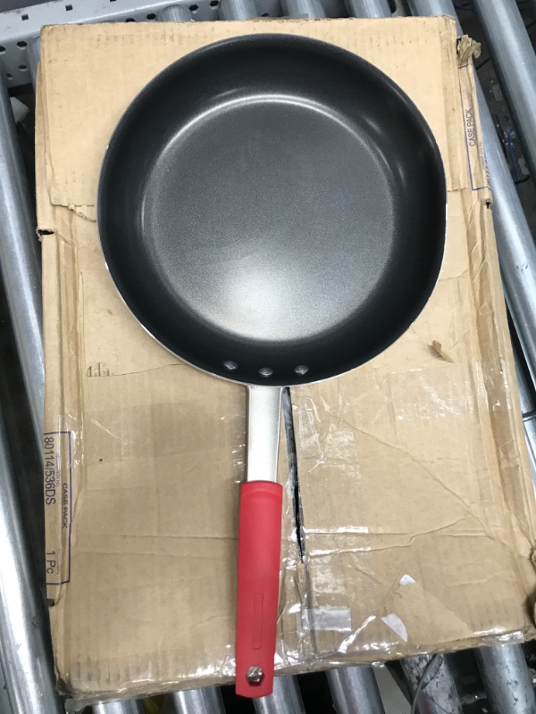 Photo 2 of ****Dent on side****
Tramontina Professional Fry Pans (12-inch) 12"