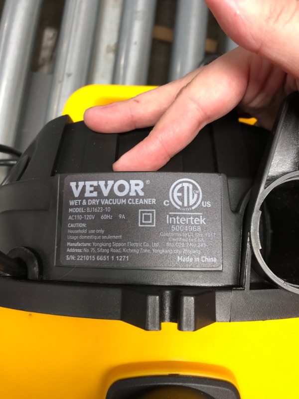 Photo 4 of ***TESTED WORKING*** VEVOR Wet Dry Vac, 2.6 Gallon, 2.5 Peak HP, 3 in 1 Shop Vacuum with Blowing Function, Portable with Attachments to Clean Floor, Upholstery, Gap, Car, ETL Listed, Black/Yellow ***MISSING BRUSH ATTACHMENTS*** 