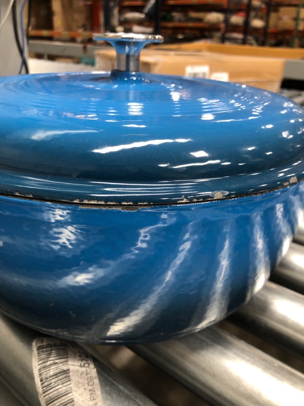 Photo 4 of AmazonBasics Enameled Cast Iron Covered Dutch Oven, 6-Quart, Blue