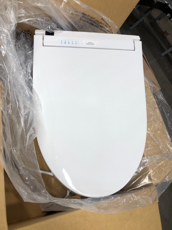 Photo 3 of ***SEE NOTES*** parts only** dose not power on**** TOTO SW3084#01 WASHLET C5 Electronic Bidet Toilet Seat with PREMIST and EWATER+ Wand Cleaning, Elongated, Cotton White C5 Elongated Cotton White