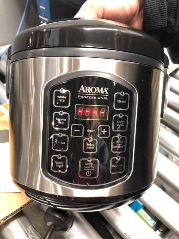 Photo 5 of ****TESTED***Aroma Rice Cooker 8 Cup, Silver ***MINOR DENT**