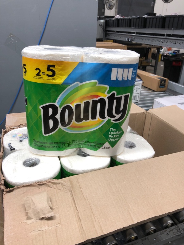 Photo 3 of Bounty Select-A-Size Paper Towels, White, 8 Double Plus Rolls = 20 Regular Rolls 8 Count (Pack of 1)