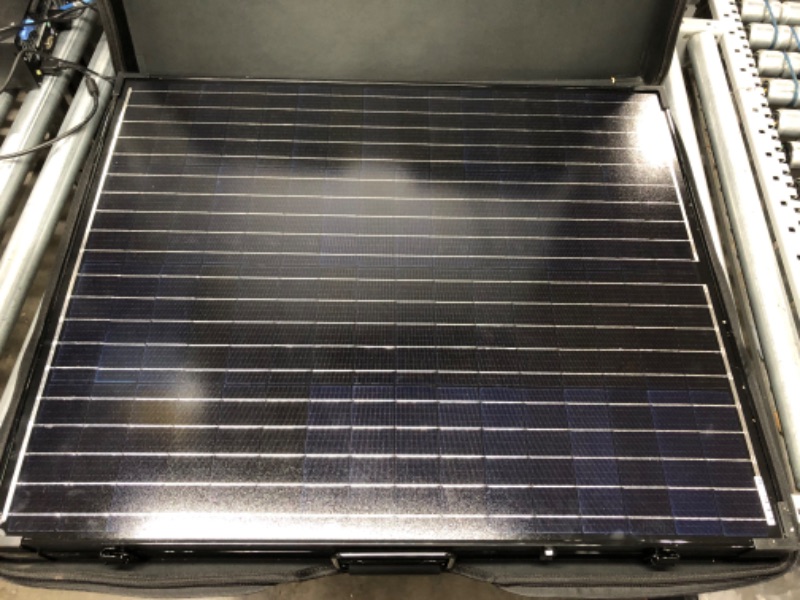 Photo 1 of RENOGY, RNG-KIT-STCS200D-VOY20-US, 200 WATT 12 VOLT MONOCRYSTALLINE FOLDABLE SOLAR SUITCASE