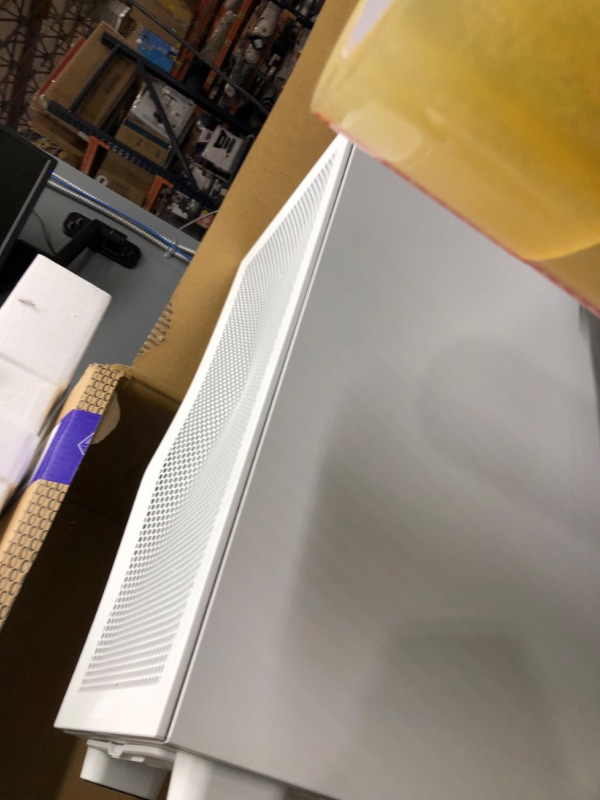 Photo 1 of NZXT H7 Flow - CM-H71FW-01 - ATX Mid Tower PC Gaming Case - Front I/O USB Type-C Port - Quick-Release Tempered Glass Side Panel - White White H7 Flow Case