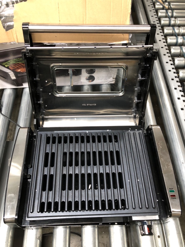 Photo 4 of *Powers on/Minor Damage-See Last Photo* Hamilton Beach Electric Indoor Searing Grill with Adjustable Temperature Control to 450F, 118 sq. in. Surface Serves 6, Removable Nonstick Grate, Viewing Window, Stainless Steel Searing Grill with Window