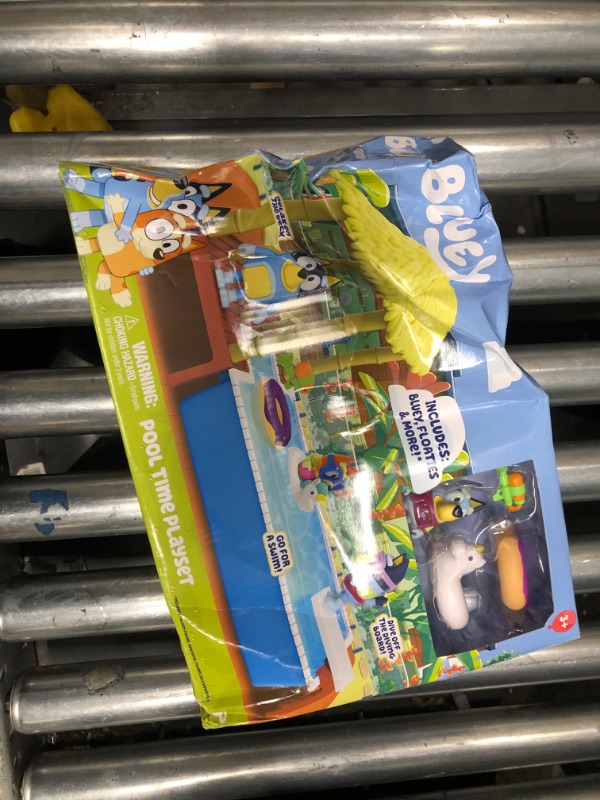 Photo 2 of Bluey Pool Playset and Figure, 2.5-3 inch Articulated Figure and Accessories