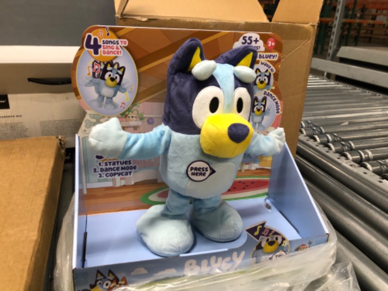 Photo 2 of ****needs batteries ****
Bluey Dance and Play 14" Animated Plush | Over 55 Phrases and Songs, Multicolor