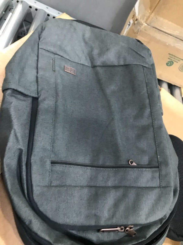 Photo 2 of case logic laptop bag