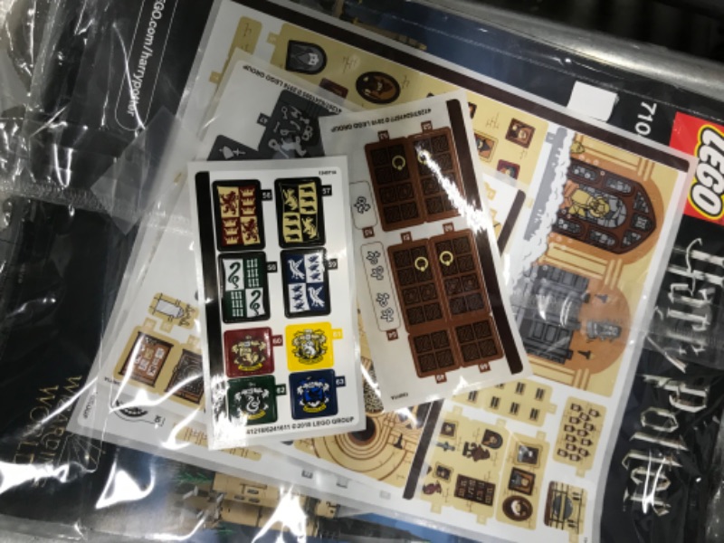 Photo 10 of ***BAG 15 MISSING**MINOR DENTS IN BOX***
LEGO Harry Potter Hogwarts Castle Advanced Building Set Model with Harry Potter Minifigures 71043