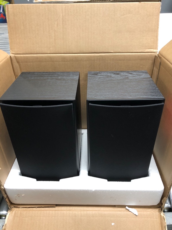 Photo 2 of Polk Audio T15 Bookshelf Speakers Pair Black