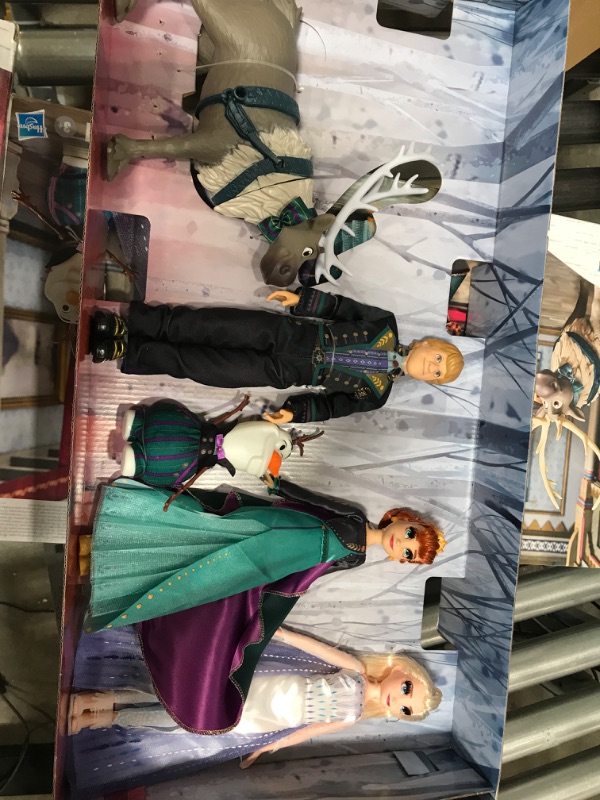 Photo 2 of Disney Frozen 2 Frozen Finale Set, Anna, Elsa, Kristoff, Olaf, Sven Dolls with Fashion Doll Clothes and Accessories, Toy for Kids 3 and Up (Amazon Exclusive)