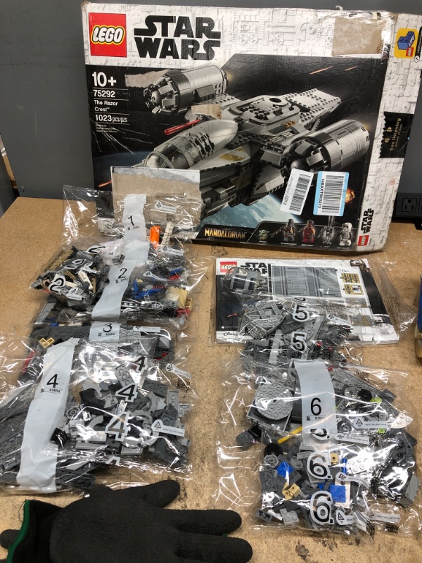 Photo 2 of **** NEW **** *** COMPLETE SET ***
LEGO Star Wars The Razor Crest 75292 Building Toy Set for Kids, Boys, and Girls Ages 10+ (1023 Pieces) Frustration-Free Packaging