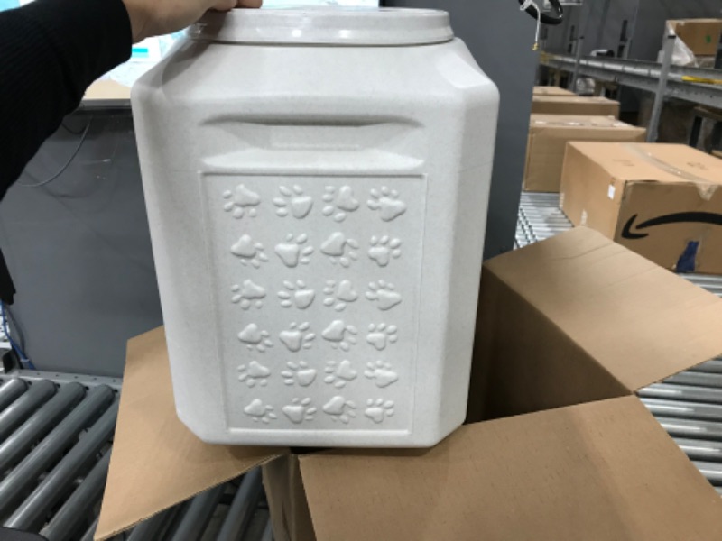 Photo 1 of 
Gamma2 Vittles Vault Outback Food Storage Container,