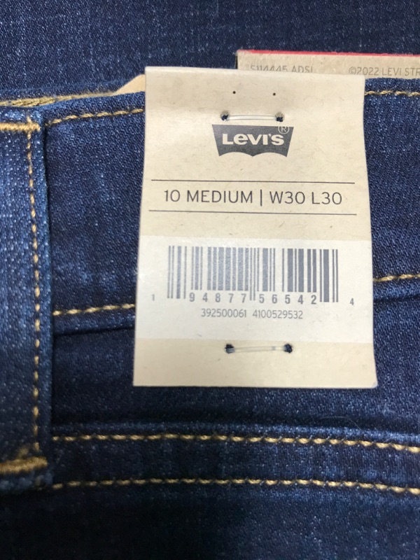 Photo 3 of Levi's Women's Classic Straight-Leg Jeans 10 Medium 30/30