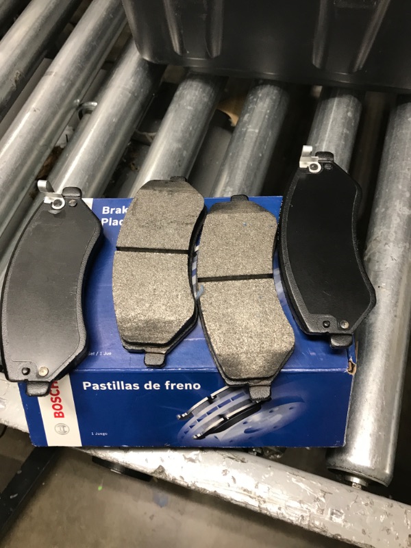 Photo 3 of Bosch BE856 Blue Disc Brake Pad Set - FRONT 856 Blue Front