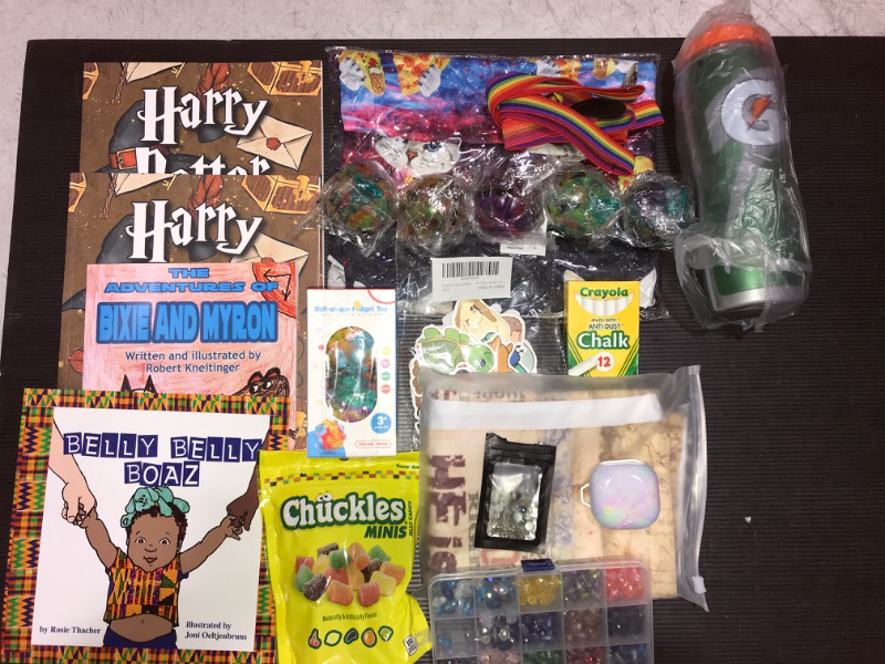 Photo 1 of 20 KIDS MISCELLANEOUS ITEMS BOOKS/CANDY/FIDGETS/TAPESTRY/STICKERS
*ITEMS ARE USED*