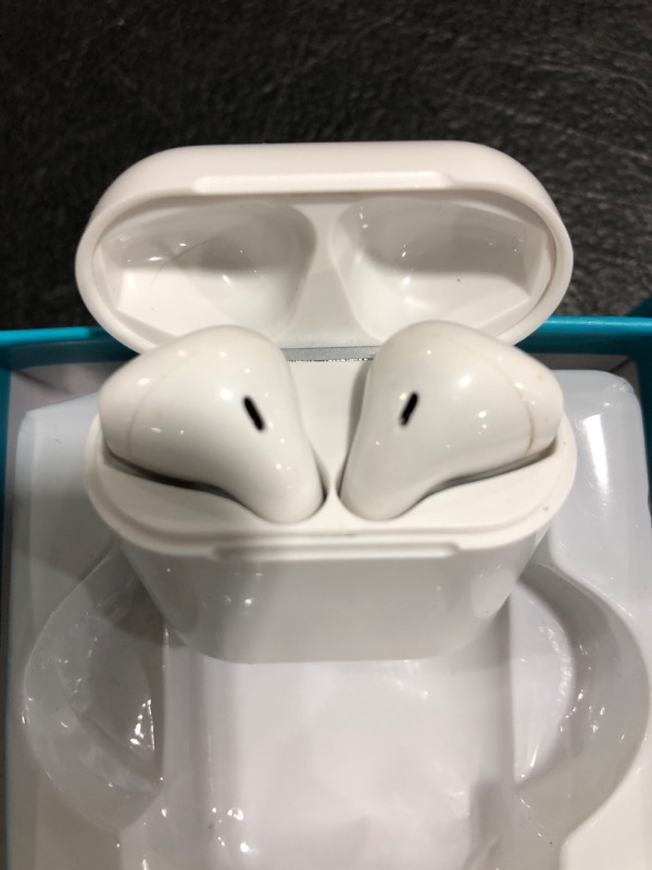 Photo 3 of i11 TRUE WIRELESS EARBUDS. WHITE. PRIOR USE.