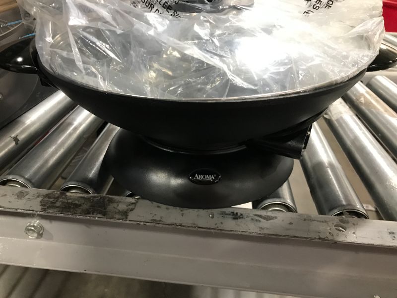 Photo 2 of Aroma AEW-306 5 Quart Electric Wok