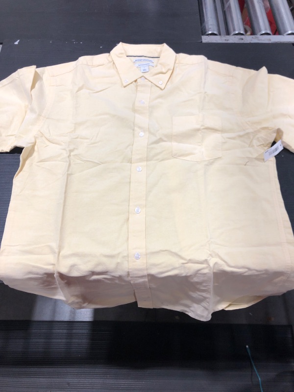 Photo 1 of Amazon Essentials Regular Men Collared Botton-Down Shirt Size Large 