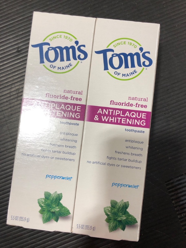 Photo 2 of (2 PACK) Toothpaste Antiplaque & Whitening Peppermint Tom's Of Maine 5.5 oz Paste
