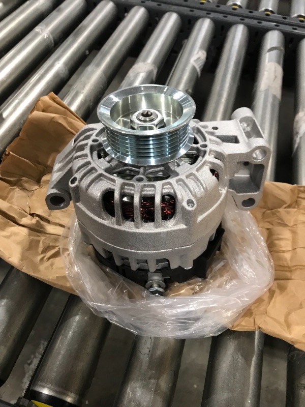 Photo 2 of **SOLD FOR PARTS ONLY **CRACKED HOUSING**DB Electrical AVA0064 Alternator Compatible With/Replacement For 2.8L 2.8 3.5L 3.5 Chevy Colorado, Gmc Canyon 04-06 Isuzu 2.8L I280 2006, 3.5L I350 2006 15831639 97241516 8972415160 400-40039 SG10S039
