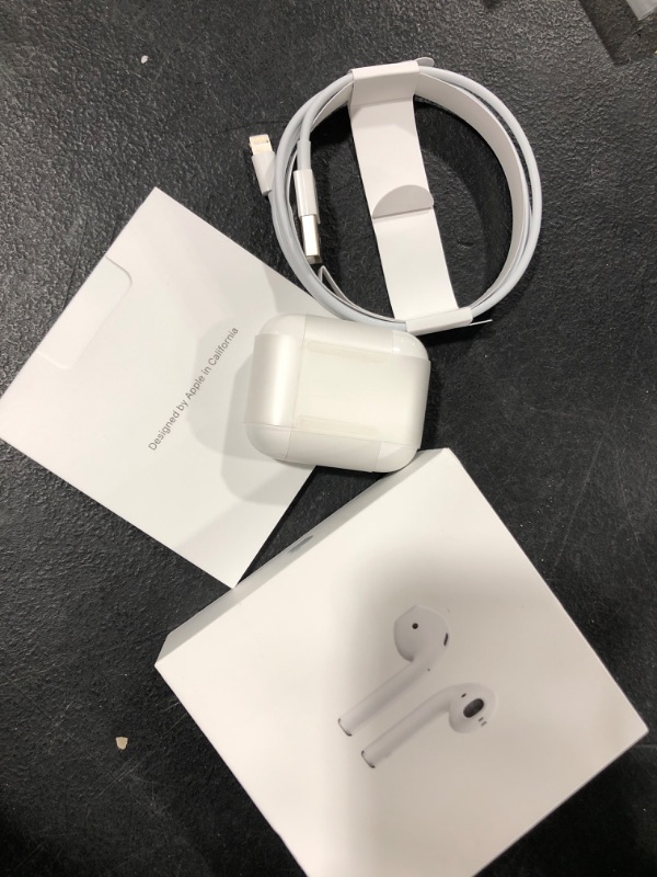 Photo 2 of Apple - AirPods with Charging Case (2nd generation) - White
