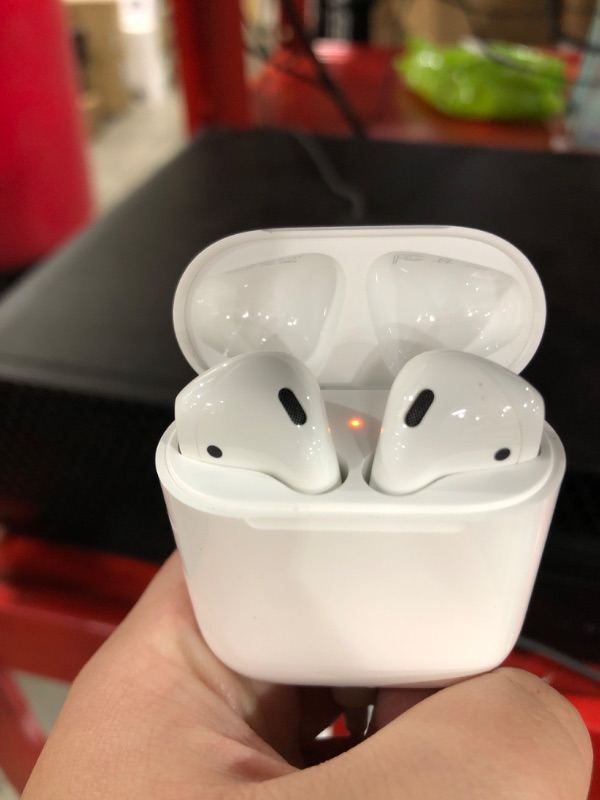 Photo 3 of Apple - AirPods with Charging Case (2nd generation) - White
