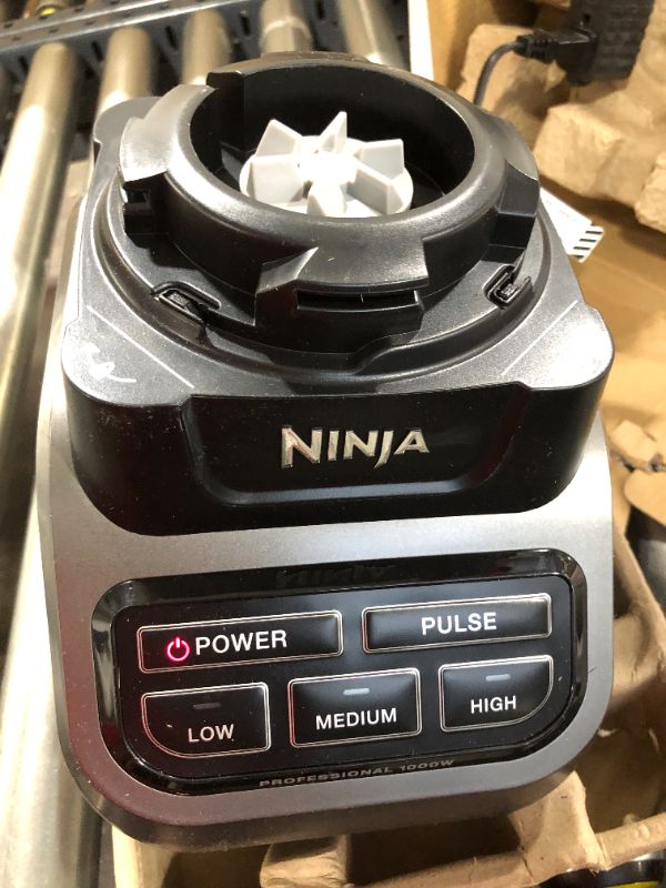 Photo 3 of Ninja Professional BL610 Blender, Black