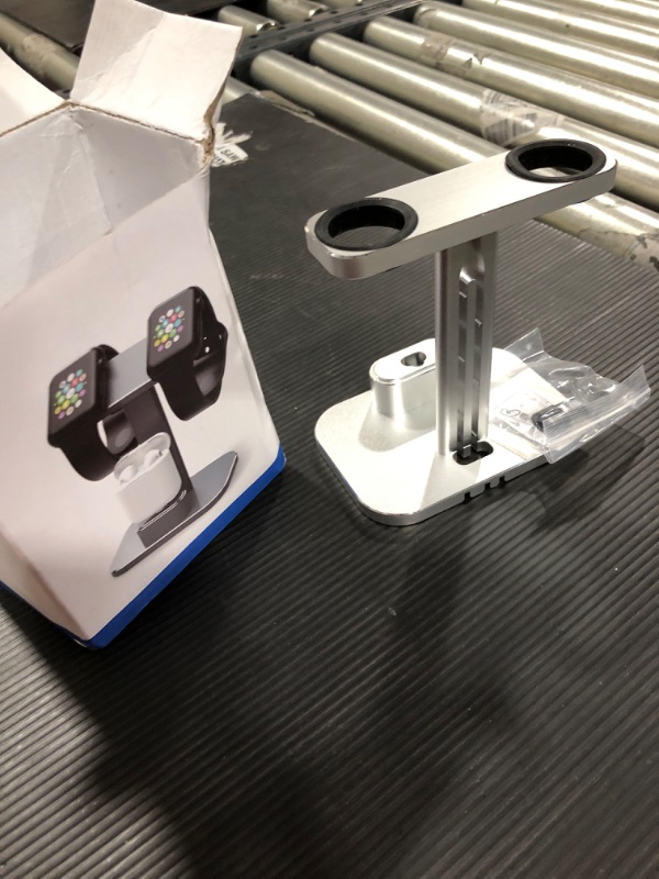 Photo 2 of SMART WATCH AND AIRPODS STAND 