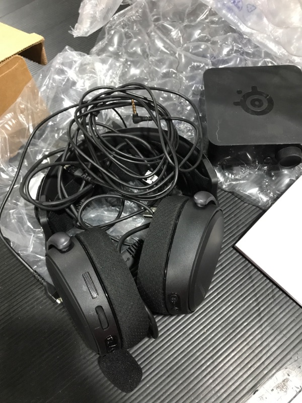 Photo 2 of SteelSeries Arctis Pro High Resolution Gaming Headset, Black