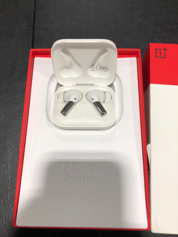 Photo 1 of OnePlus Buds Pro?Glossy White?
