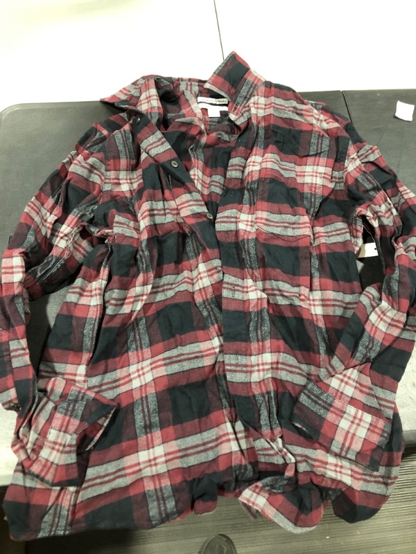 Photo 1 of AMAZON ESSENTIALS BUTTON UP FLANNEL SIZE M 