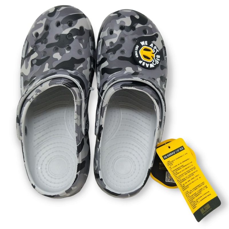 Photo 1 of "We Are Bug Wasp" Crocs Size 6 Youth 