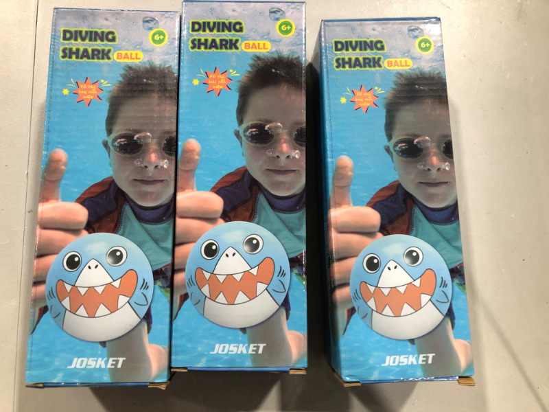 Photo 1 of Diving Shark Ball 3 PACK