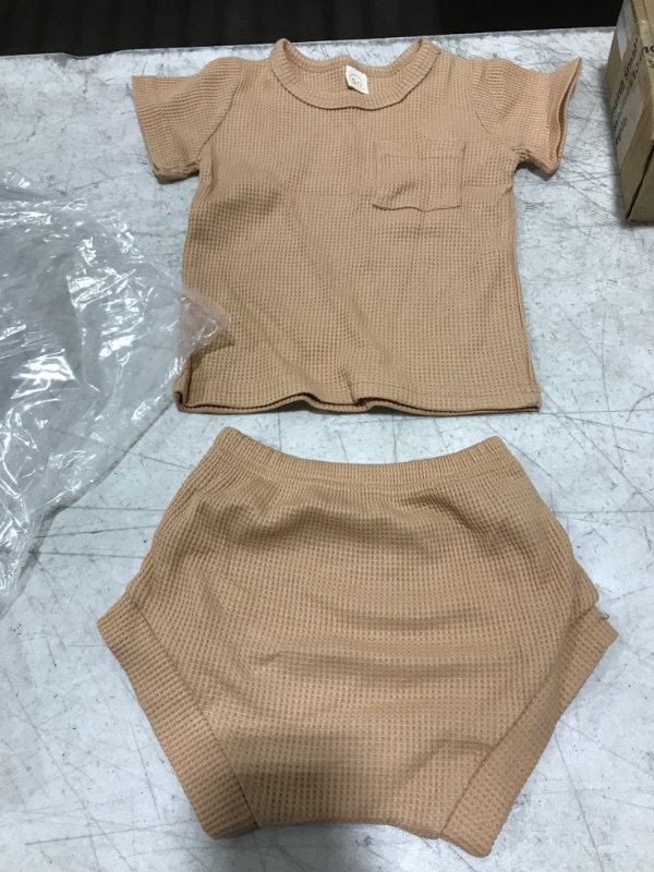 Photo 1 of baby shirt and short set size 90