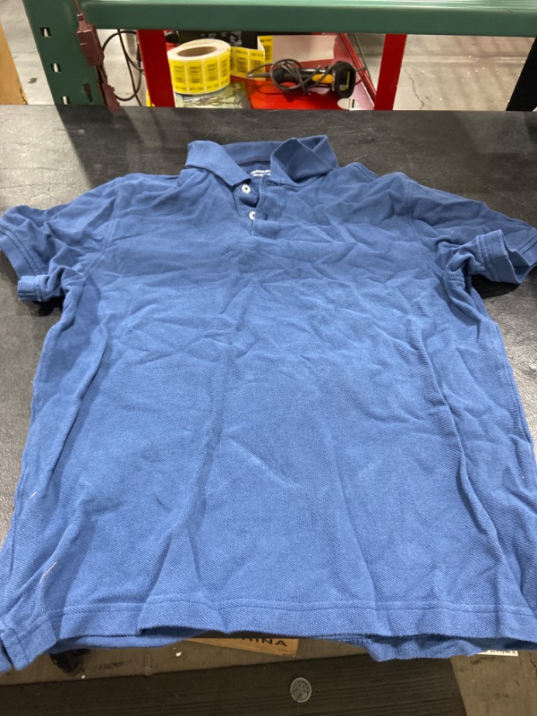 Photo 1 of AMAZON ESSENTIALS BUTTON UP SHIRT SIZE  M