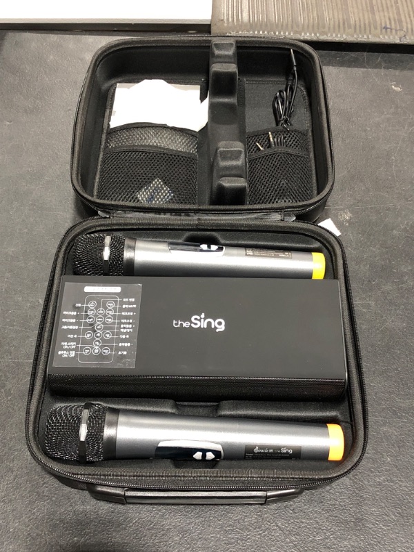 Photo 1 of M200 Bluetooth Microphone with Speaker 