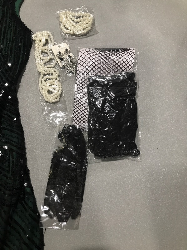 Photo 2 of 920s Gatsby Sequin Fringed Paisley Flapper Dress with 20s Accessories Set Size M 